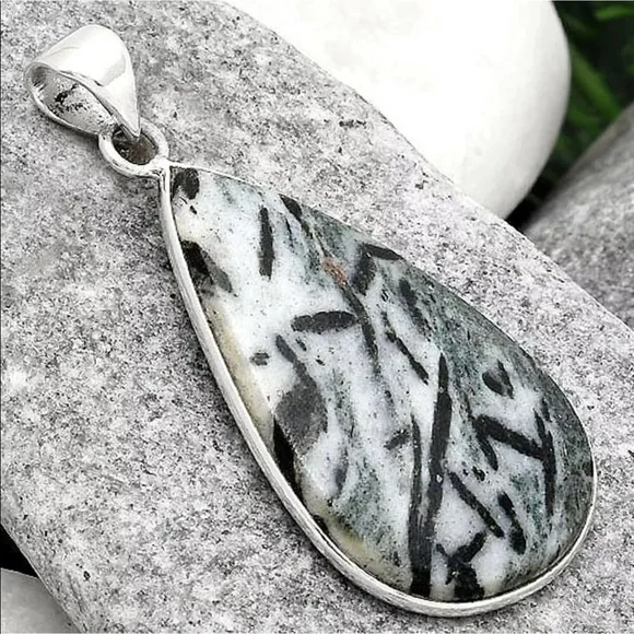 Natural Hornblende stone Sterling silver pendant - Picture 2 of 8